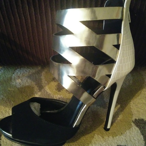 Qupid Black Nubuck PU heels - Picture 5 of 8